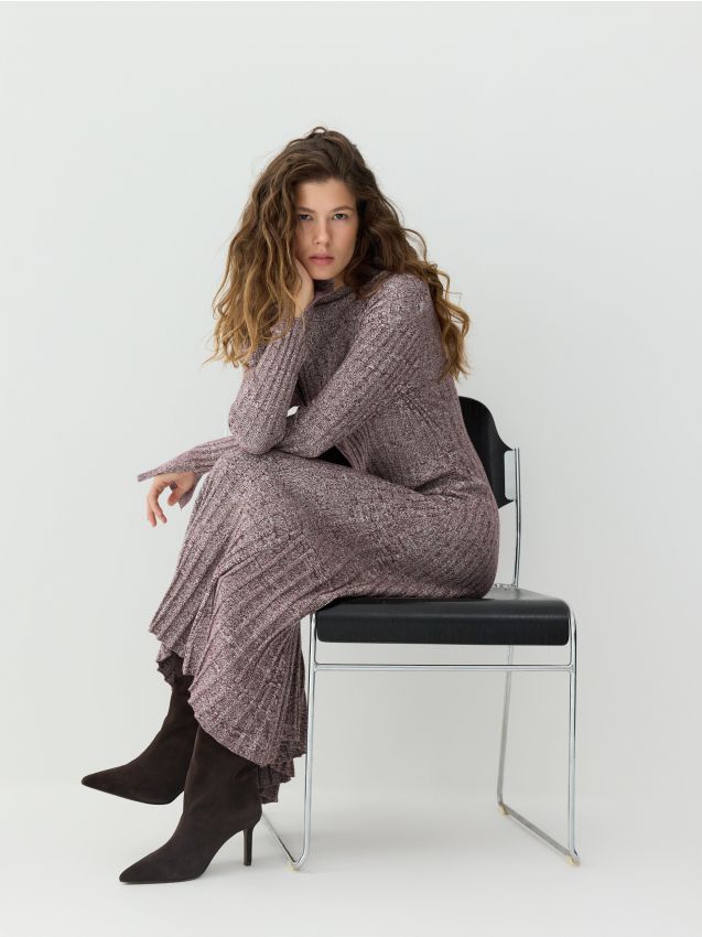 Reserved - Sukienka midi z lyocellem - brązowy