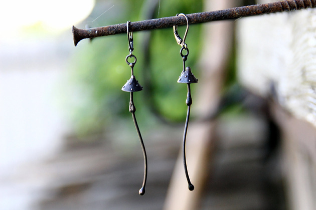 Kolczyki z magicznymi grzybami amanita w stylu leśnym, biżuteria czarownicy