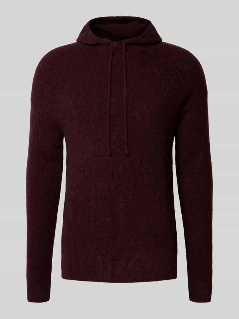 Sweter z dzianiny z kapturem