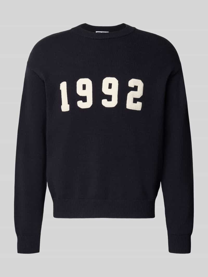 Sweter z dzianiny z prążkowanymi wykończeniami