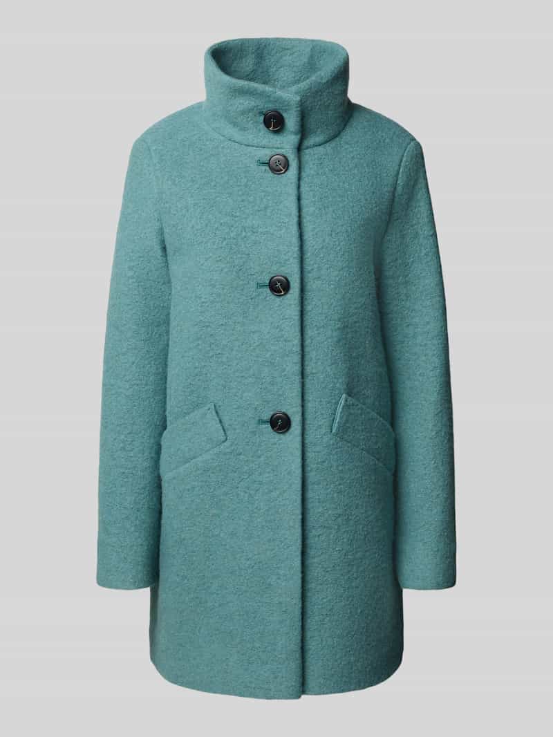 Krótki płaszcz ze stójką i wpuszczanymi kieszeniami