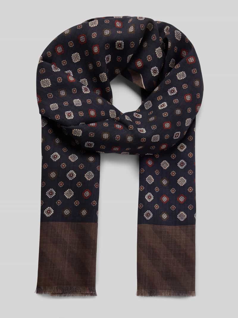 Szal z wełny ze wzorem na całej powierzchni