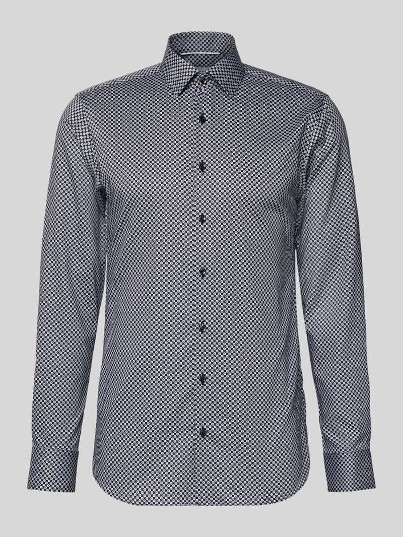 Koszula biznesowa o kroju slim fit z kołnierzykiem typu kent