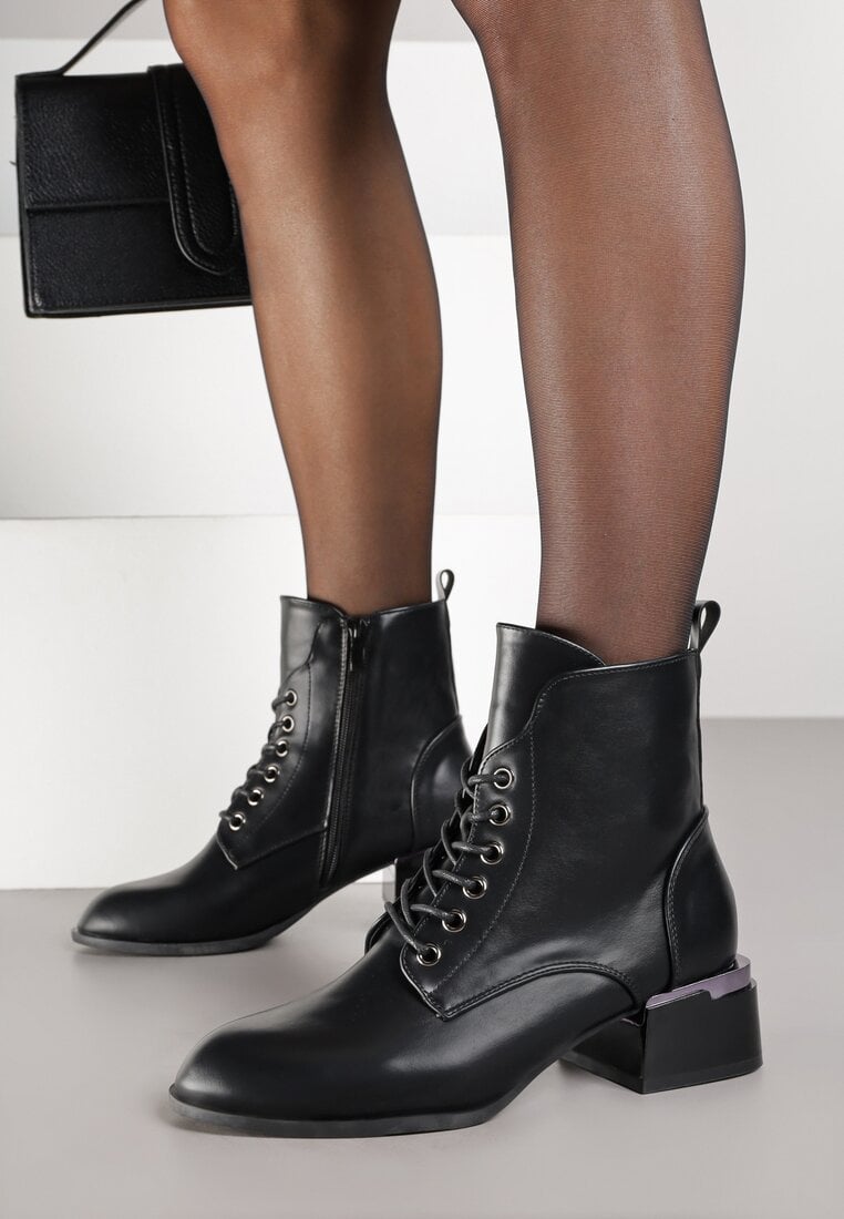 Czarne Sznurowane Botki Vices na Obcasie Klocku z Geometrycznym Zdobieniem Falassea