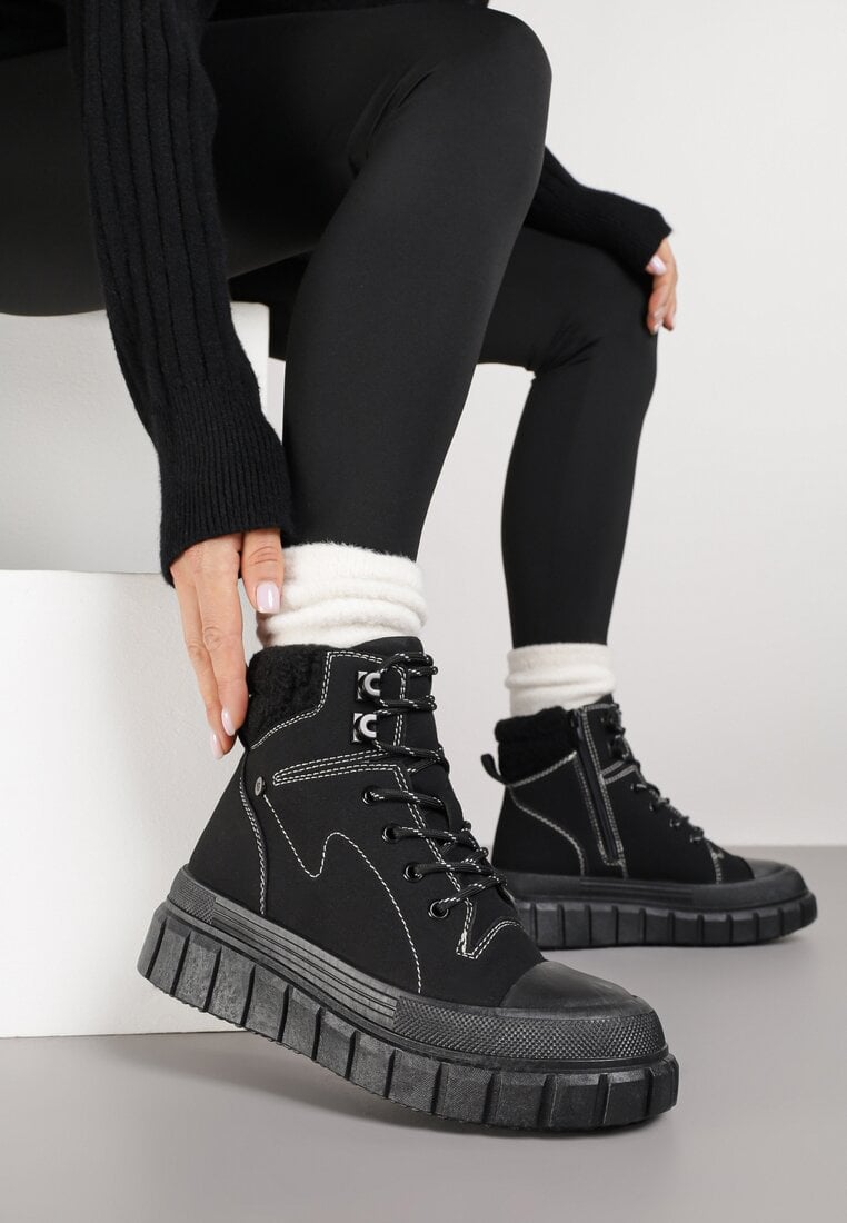 Czarne Botki Typu Trapery Vices na Grubej Tłoczonej Podeszwie Anerrive