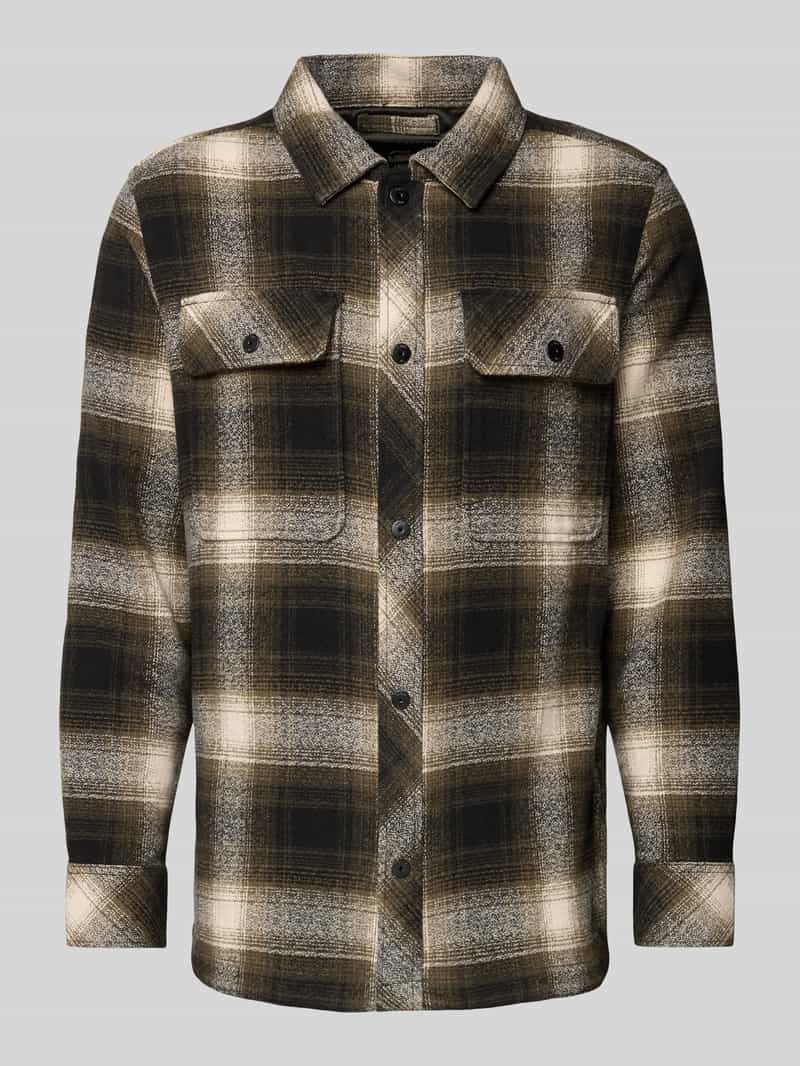 Koszula casualowa o kroju regular fit z kieszeniami na piersi