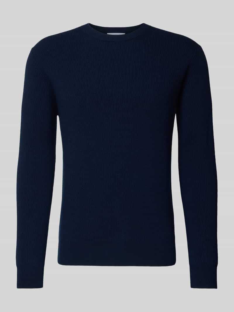 Sweter z dzianiny z prążkowanymi wykończeniami