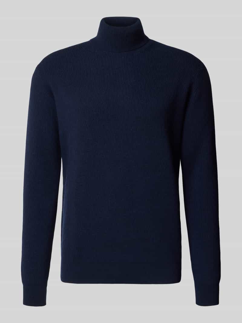 Sweter z dzianiny z golfem