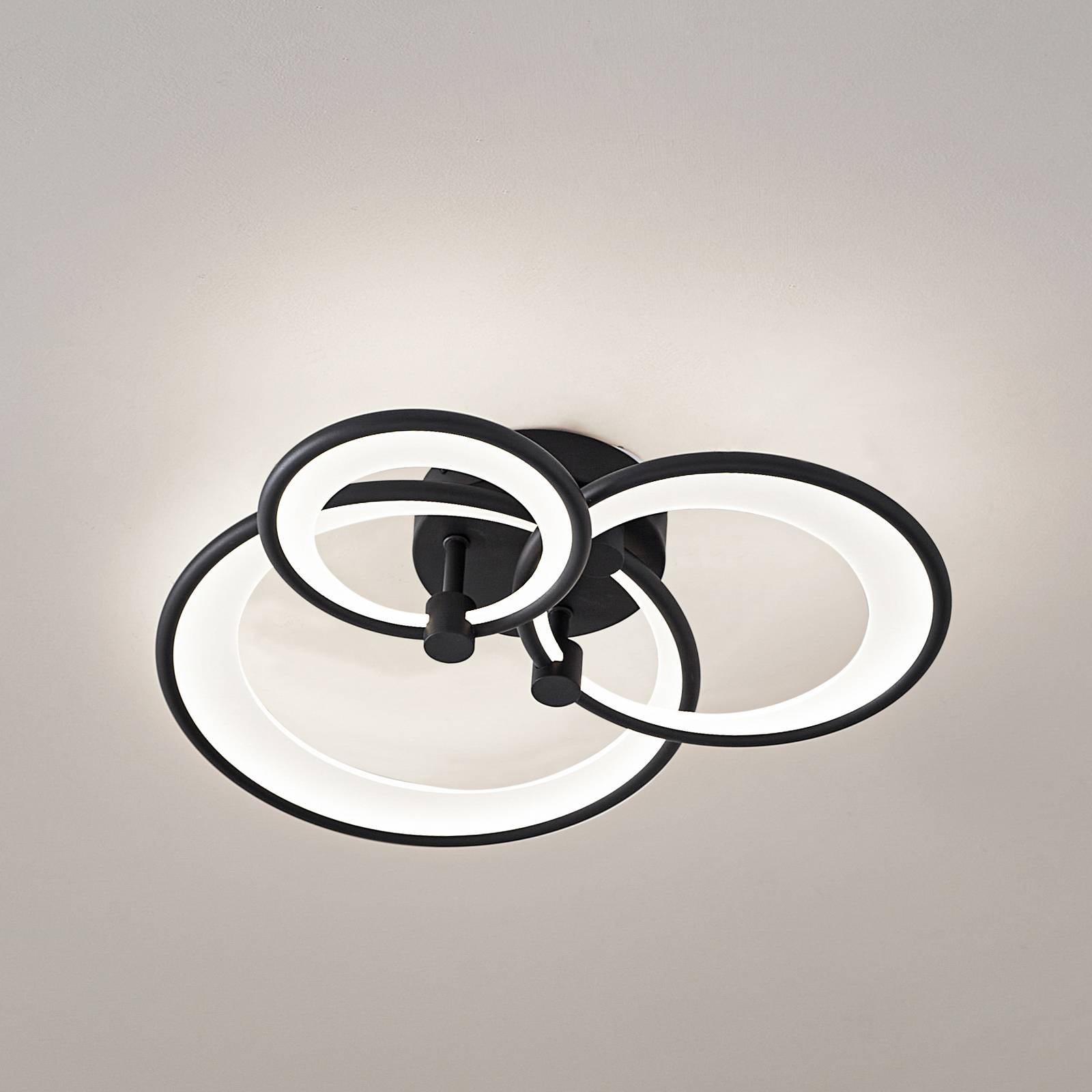 Lampa sufitowa LED Sorma Lindby, możliwość ściemniania, czarny, salon / jadalnia, metal, nowoczesny