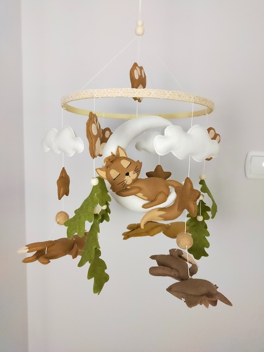 Karuzela handmade Leśne kotki , brąz, zieleń, biały, dekoracja pokoju