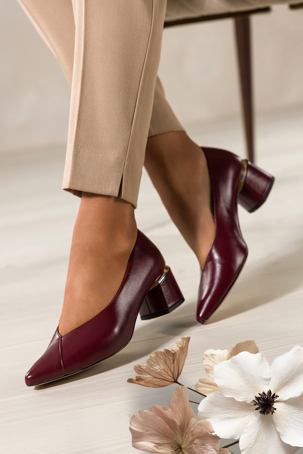 Bordowe czółenka skórzane damskie na szerokim ozdobnym obcasie PRODUKT POLSKI Casu 7979-771