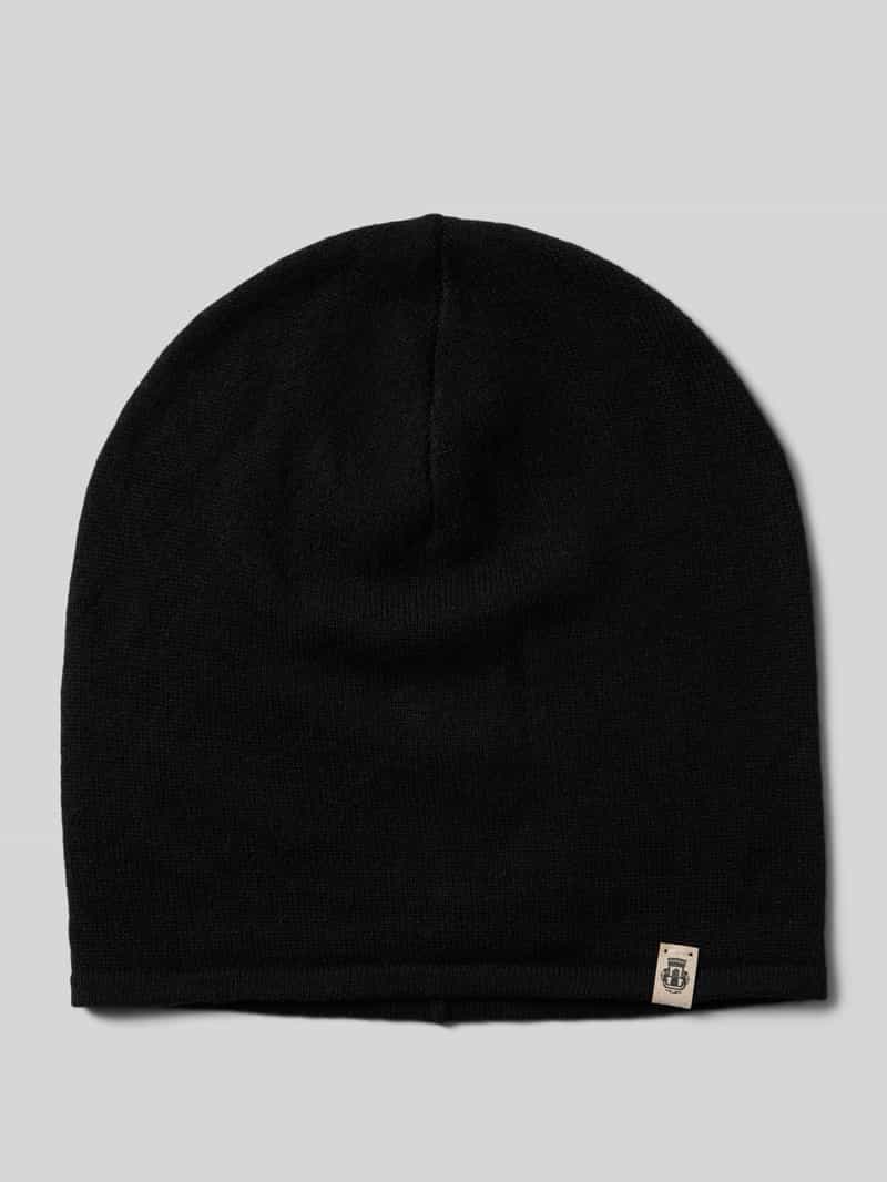 Czapka z detalem z logo