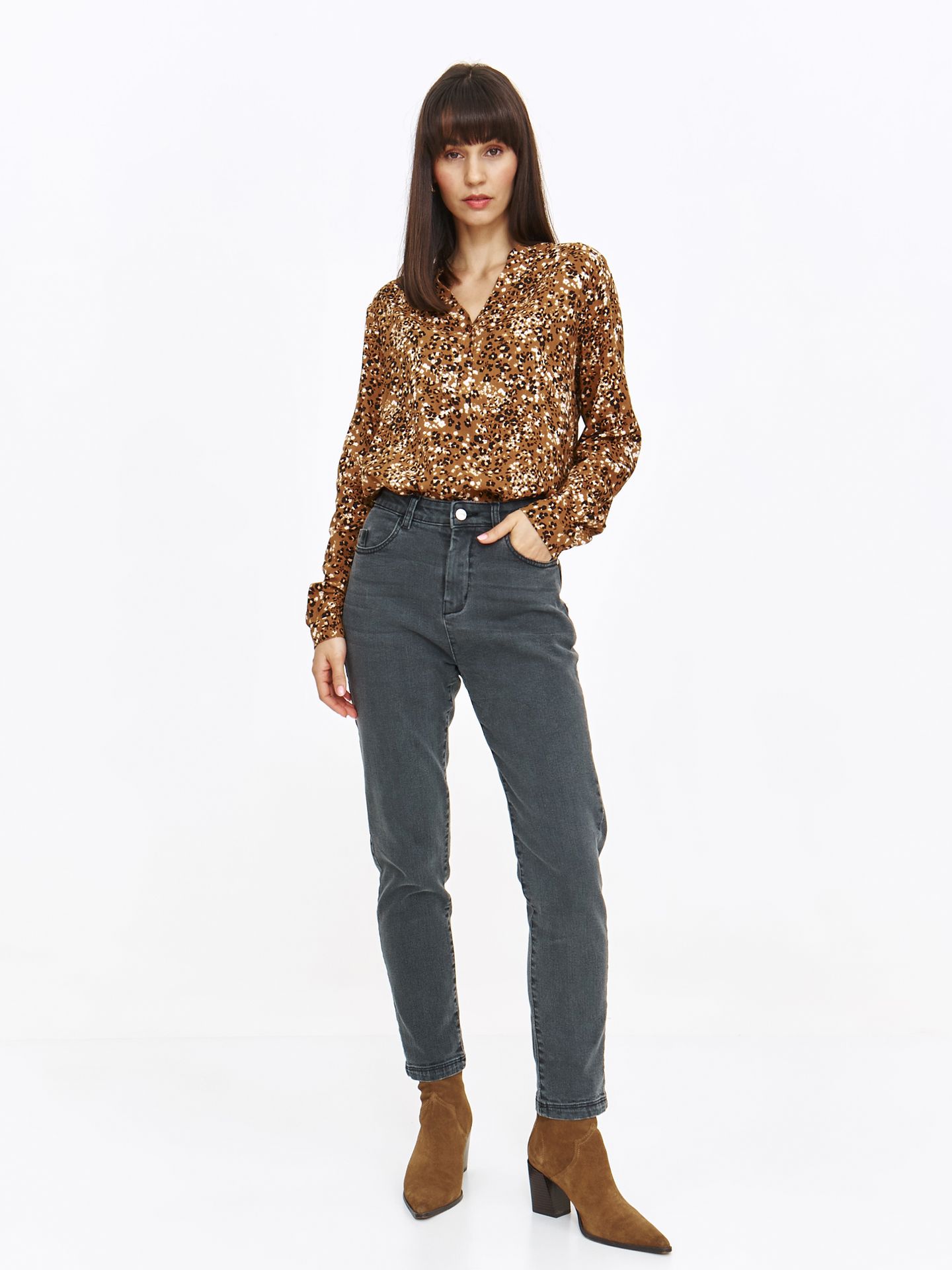 Szare dopasowane jeansy