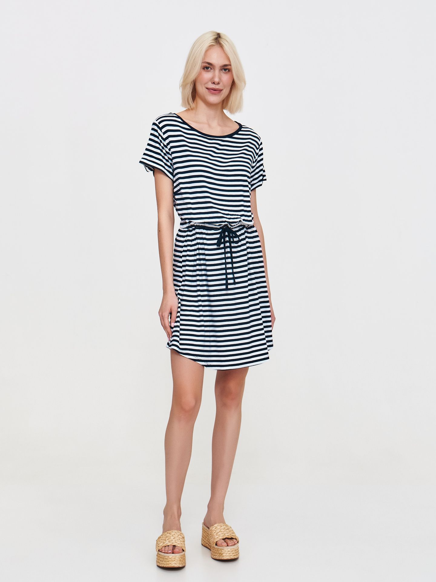 Sukienka dzianinowa w paski