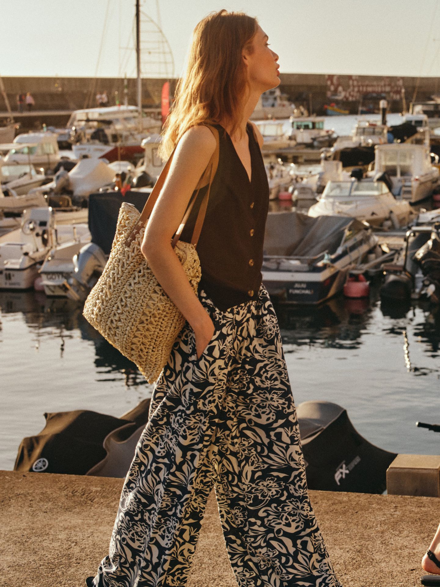 Szerokie spodnie z efektownym wzorem