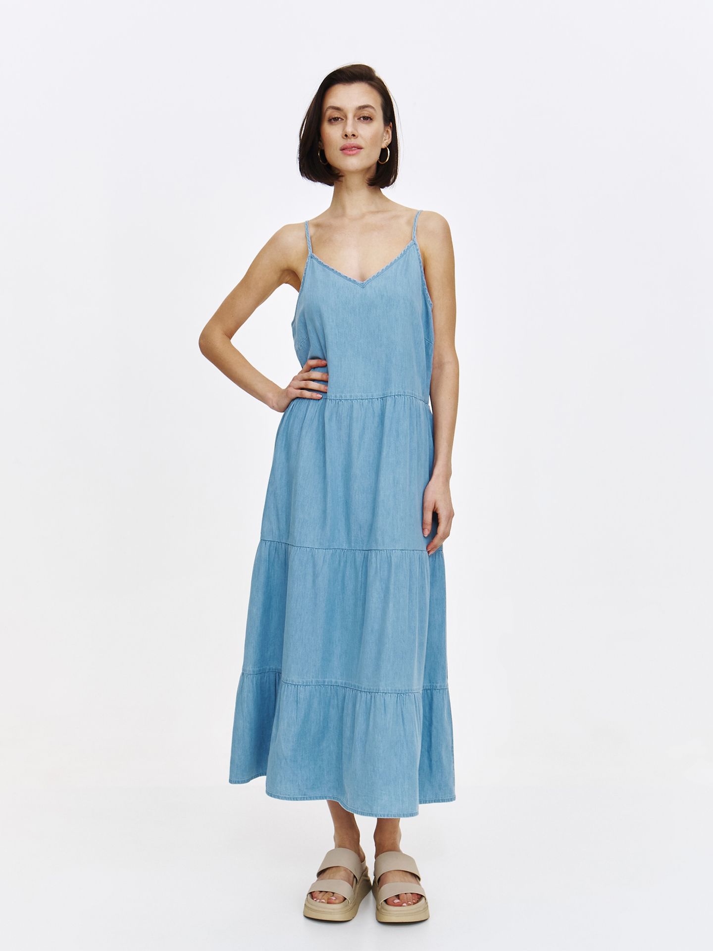 Jeansowa sukienka na regulowanych ramiączkach