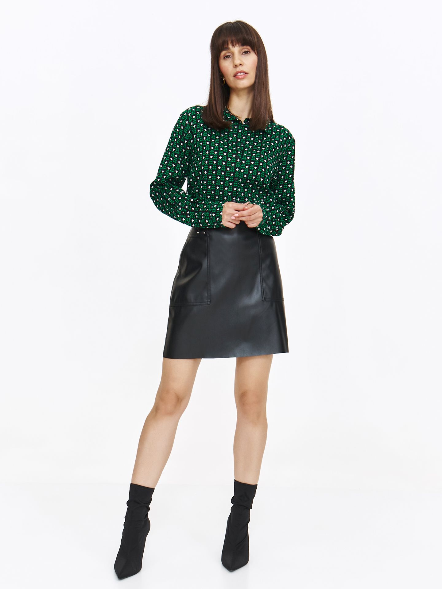 Czarna krótka spódnica z imitacji skóry