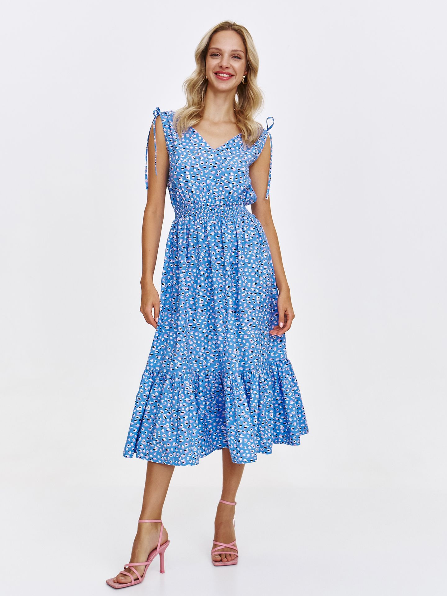 Printowana sukienka na ramiączkach w niebieskim kolorze