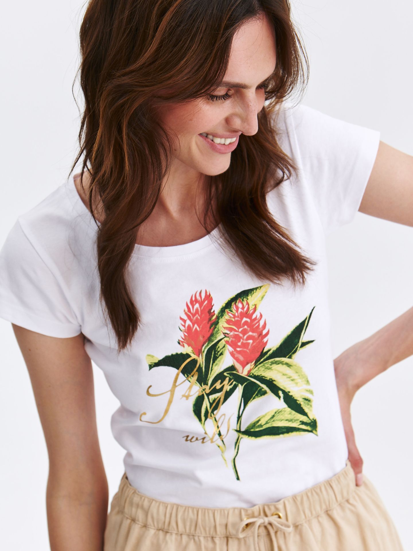 T-shirt damski biały - SPO6224BI t-shirt krótki rękaw - TOP SECRET - Odzieżowy sklep internetowy TOP SECRET