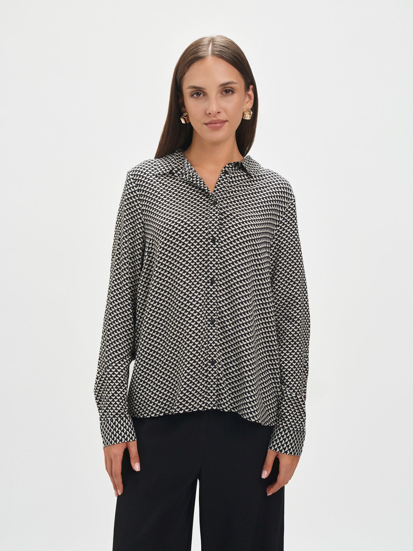 Koszula w geometryczny wzór