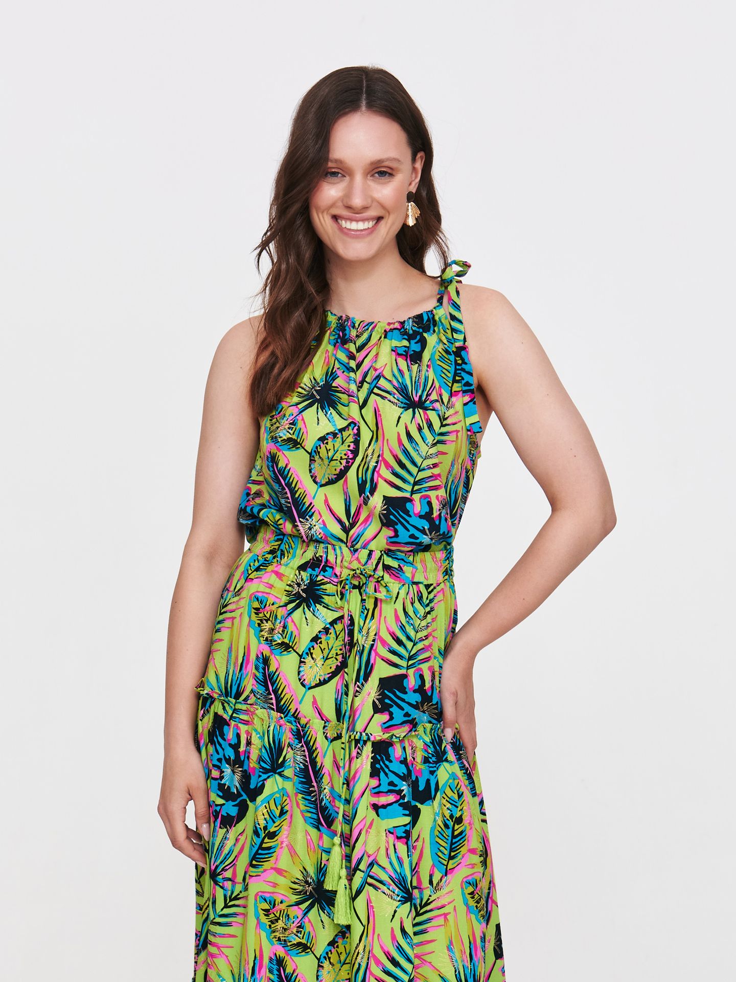 Bluzka z tropikalnym motywem