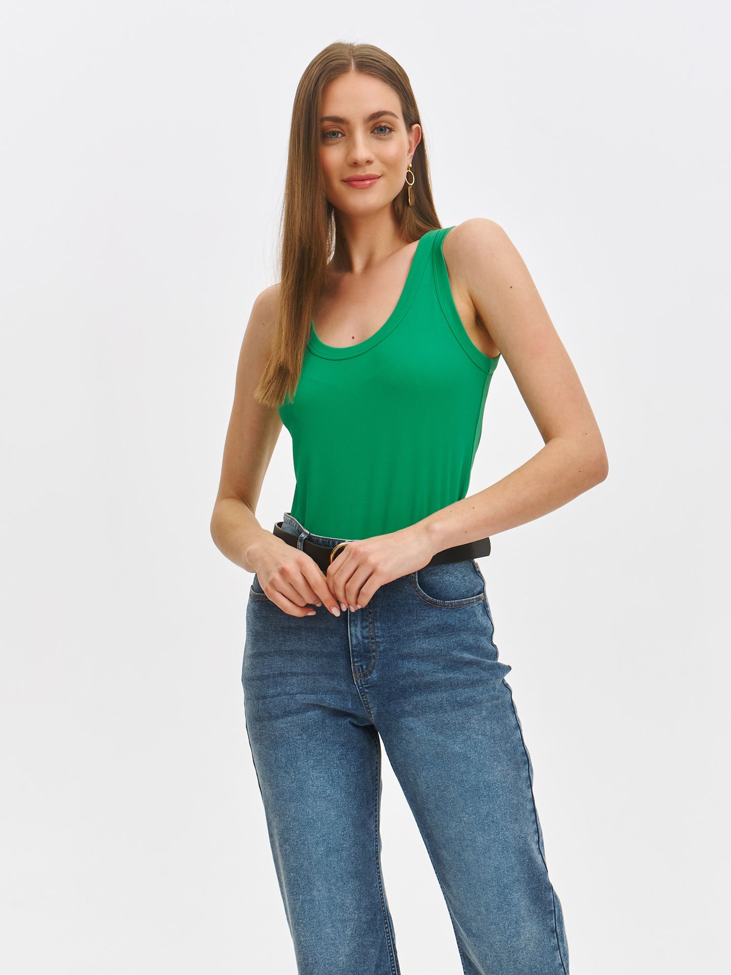 Top damski zielony - SPO6157ZI t-shirt bez rękawów - TOP SECRET - Odzieżowy sklep internetowy TOP SECRET