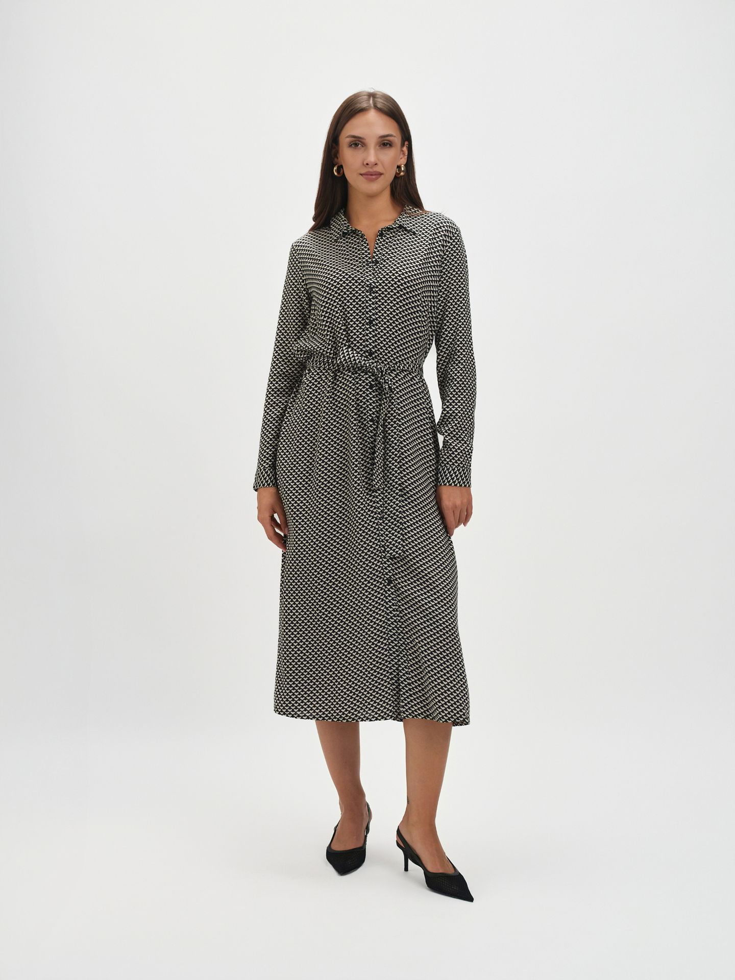 Szmizjerka z czarno-białym wzorem