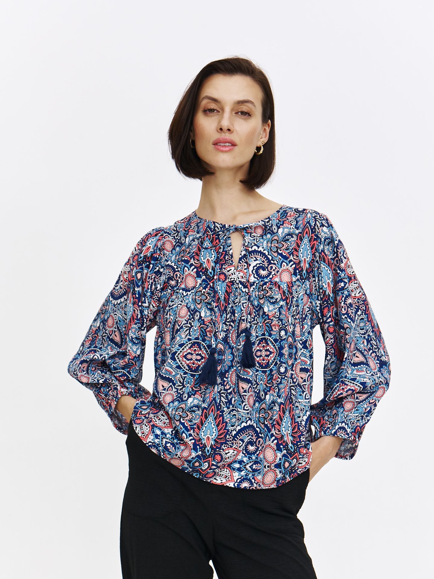 Bluzka o luźnym kroju w orientalne wzory