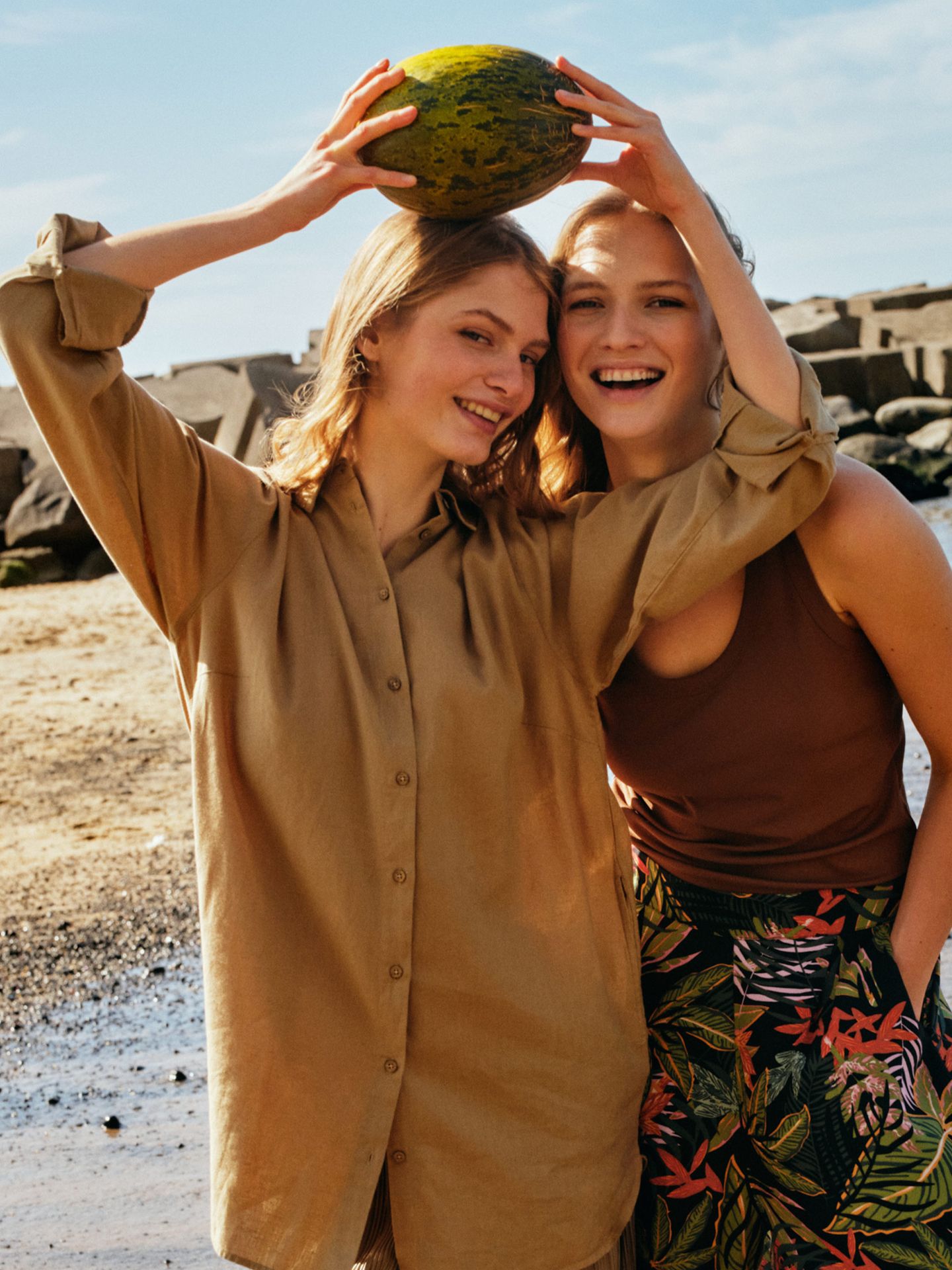 Bawełniano-lniana koszula w jasnozielonym kolorze