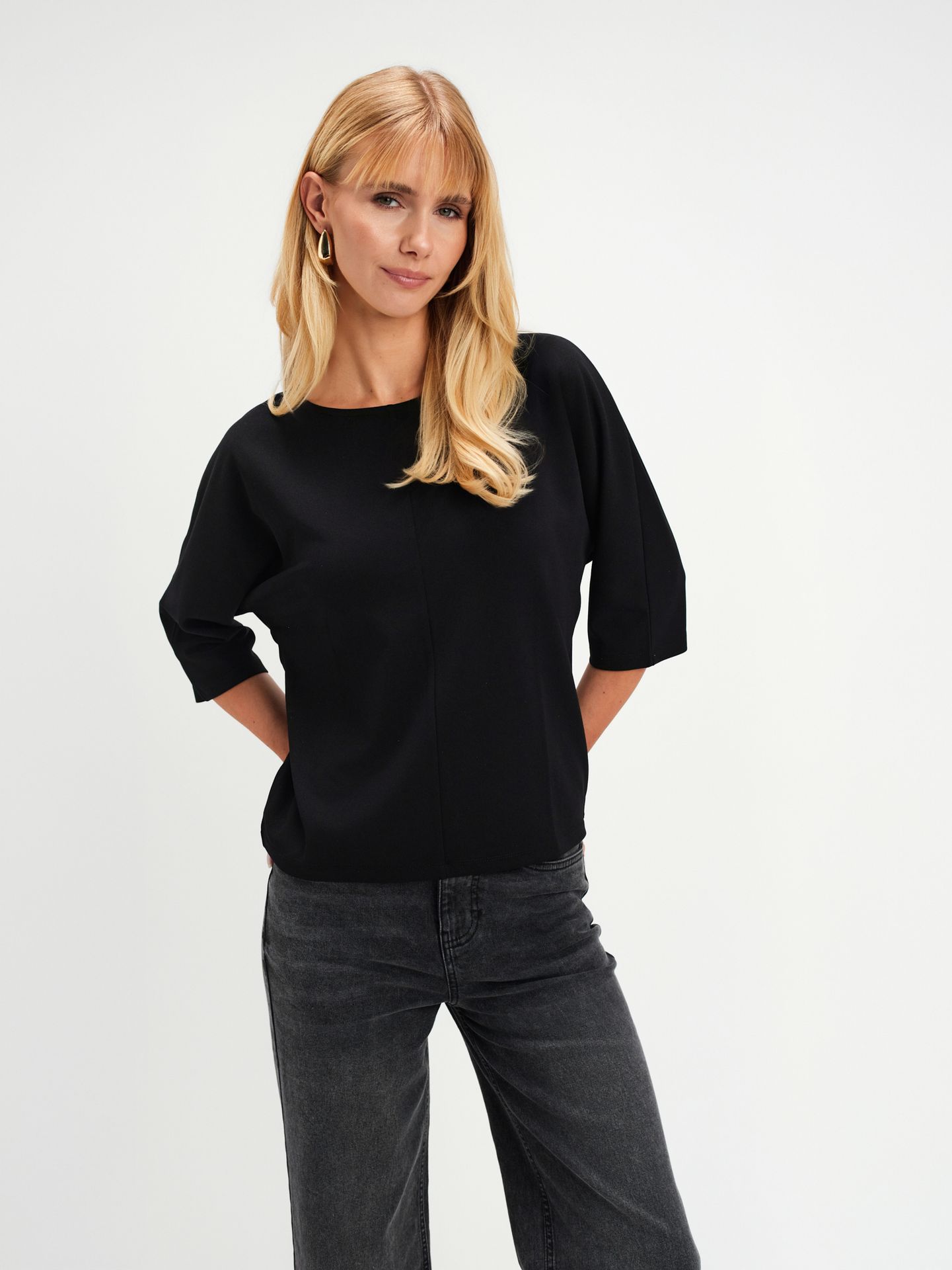 Czarna dzianinowa bluzka