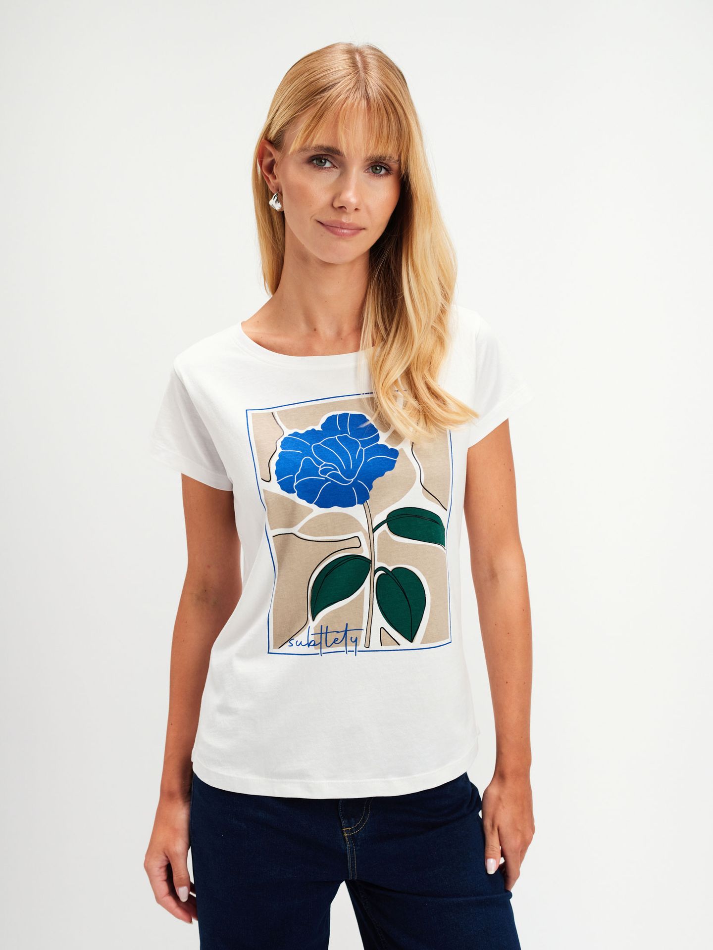 T-shirt z efektowną grafiką