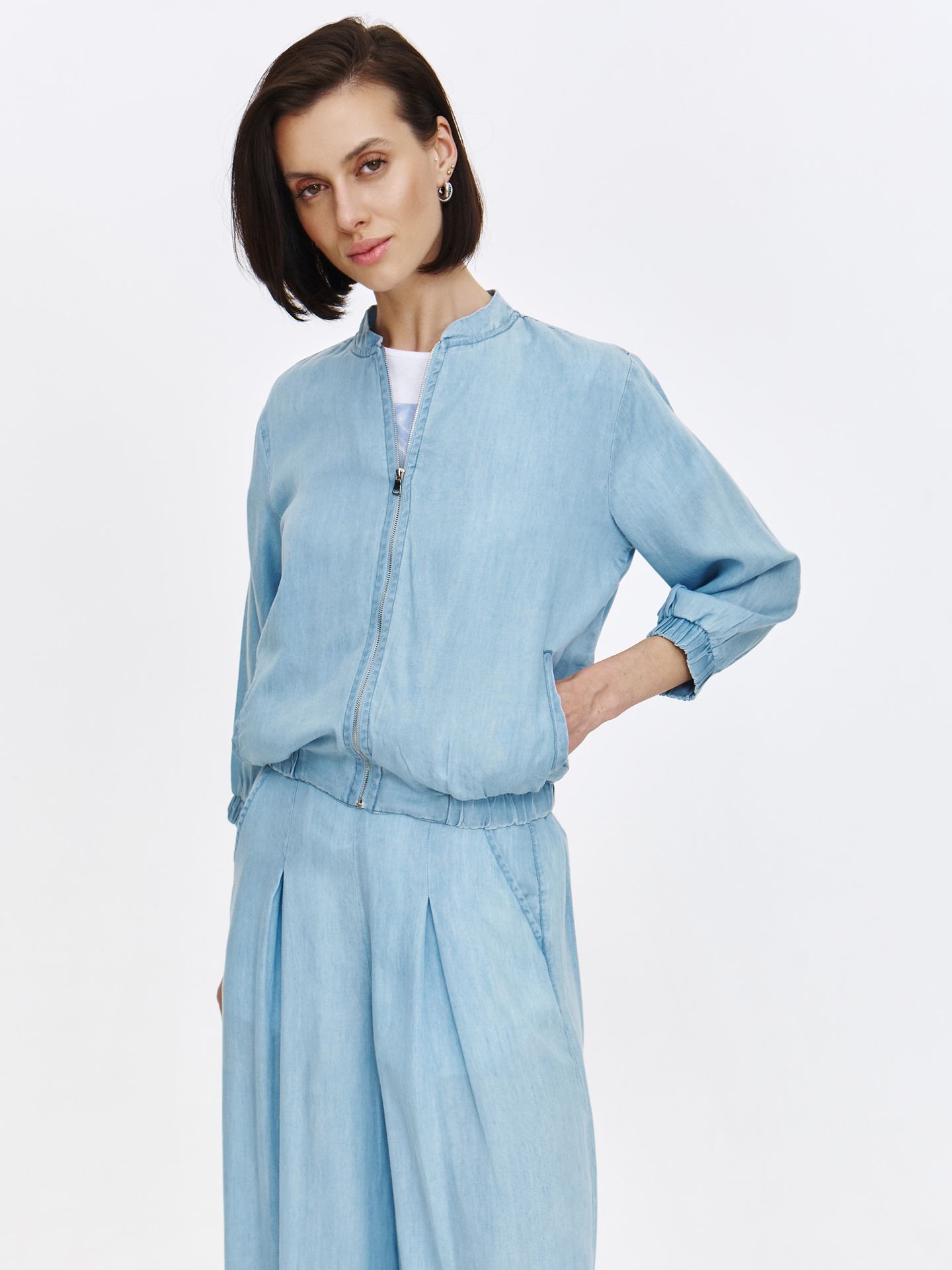 Kurtka typu bomberka z imitacji denimu