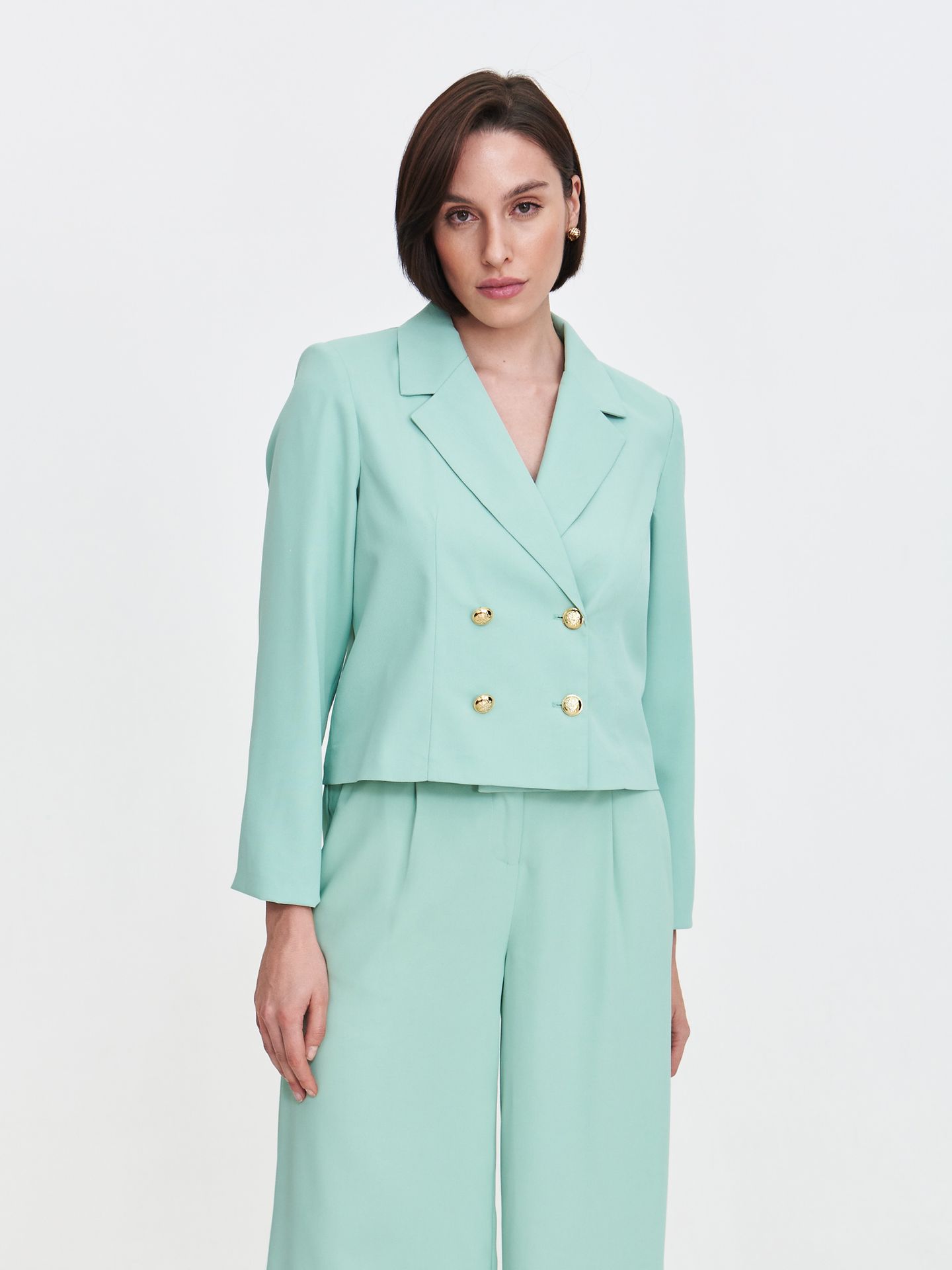 Krótki dwurzędowy żakiet w kolorze miętowym