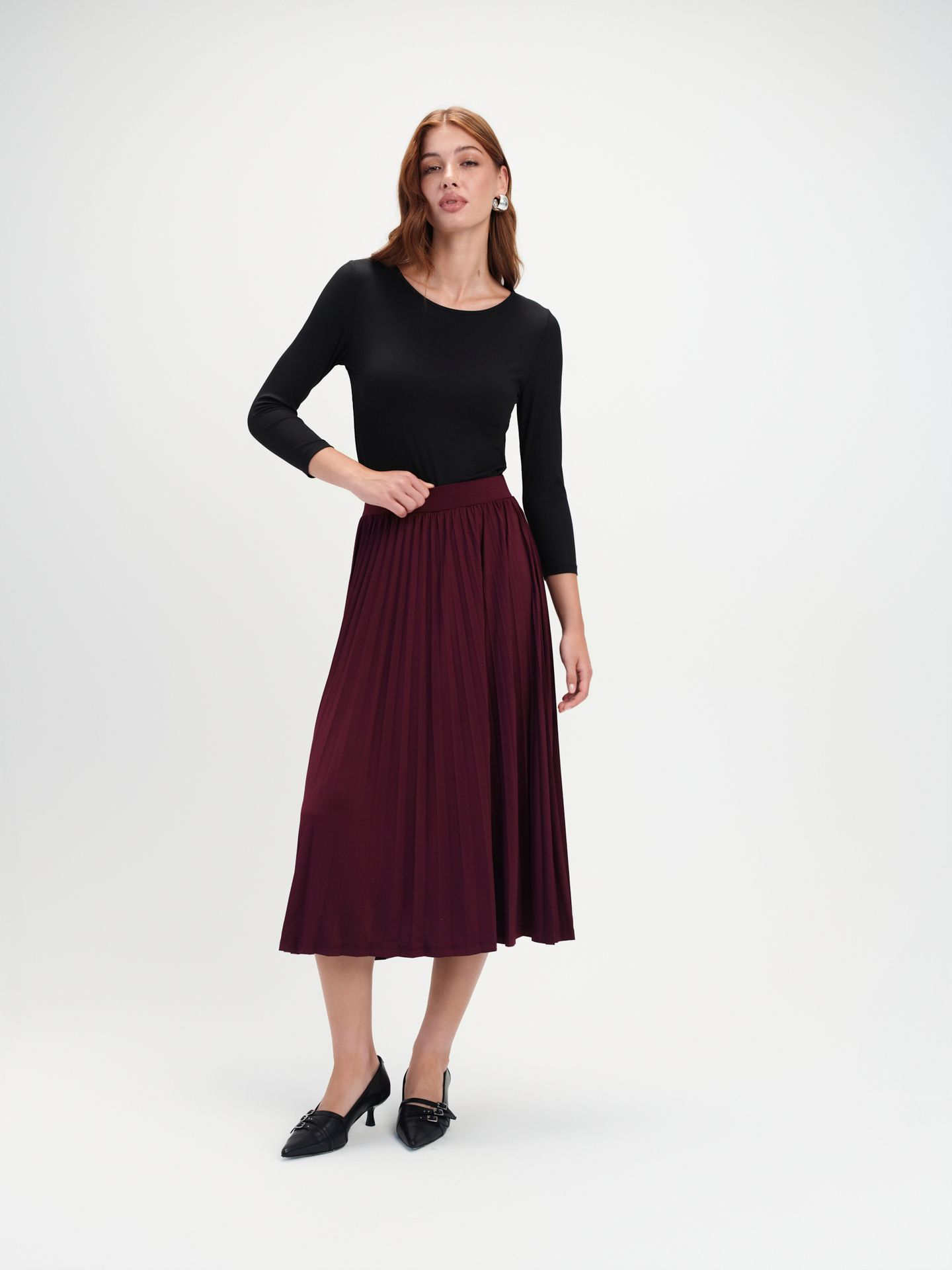 Burgundowa plisowana spódnica
