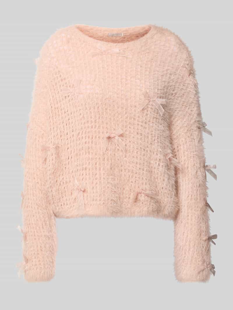 Sweter z dzianiny z wiązanymi detalami