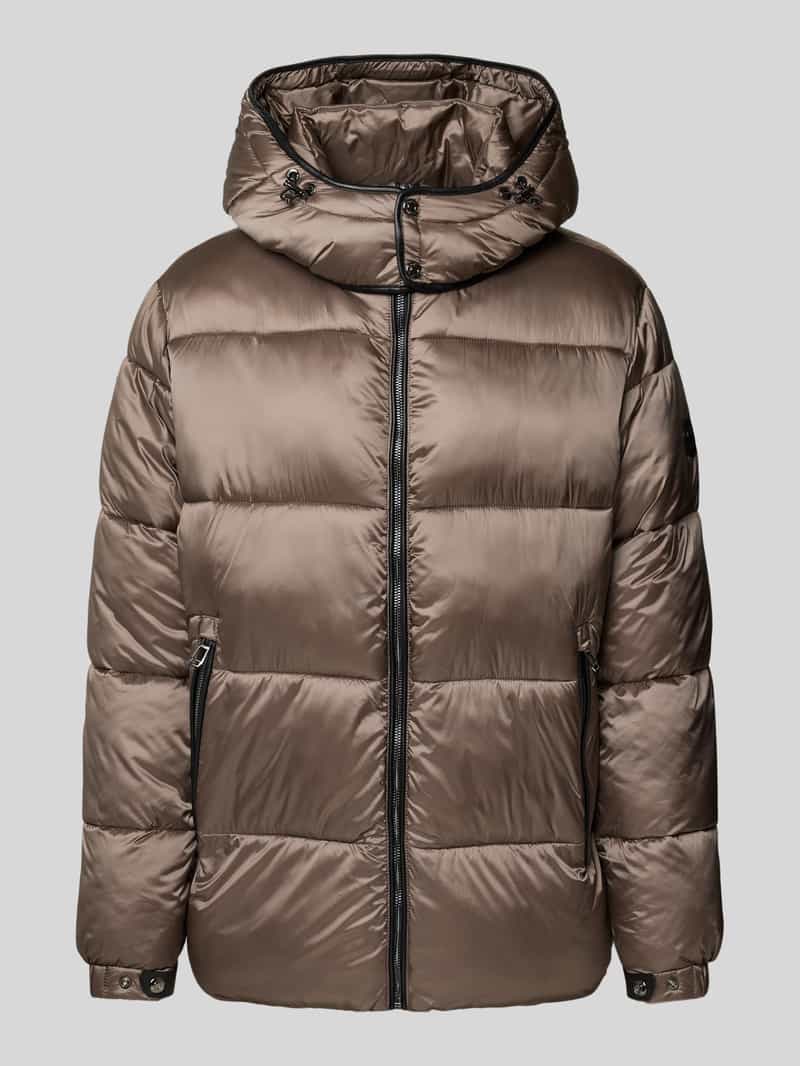 Kurtka pikowana z kieszeniami zapinanymi na zamek błyskawiczny