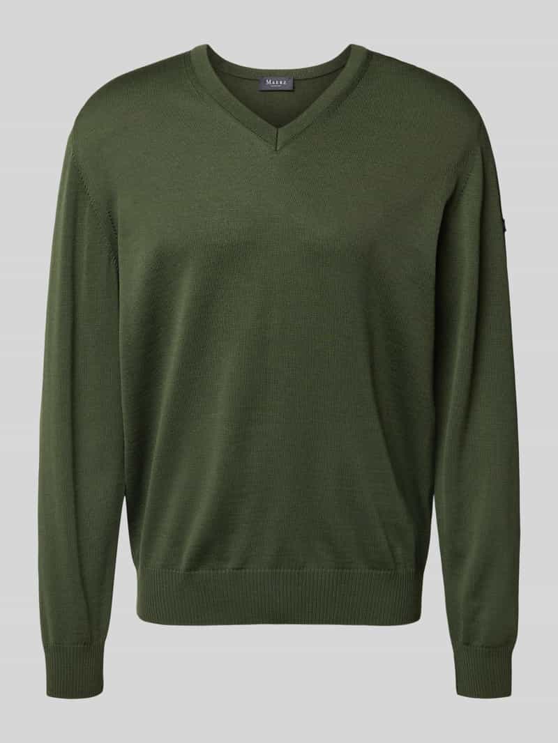 Sweter z dzianiny z dekoltem w serek