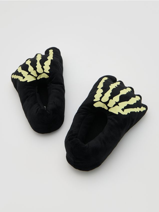 Reserved - Kapcie świecące w ciemności - czarny