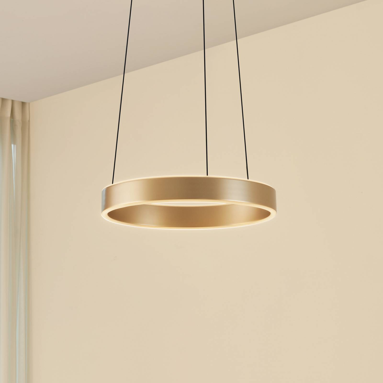 Lampa wisząca Tindra Lucande, możliwość ściemniania, mosiężny / złoty, salon / jadalnia, metal, nowoczesny