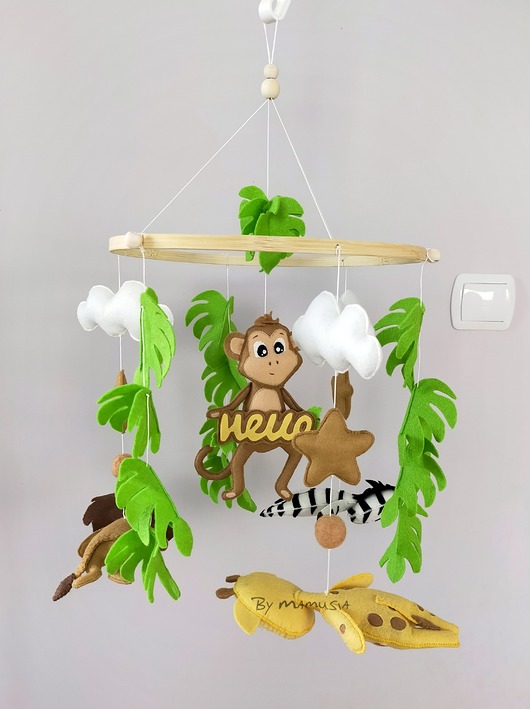 Karuzela safari z imieniem, zebra, żyrafa, lew i małpka handmade