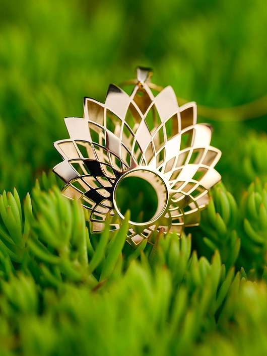 ZŁOTY NASZYJNIK - KWIAT LOTOSU na łańcuszku srebrnym, pozłacanym