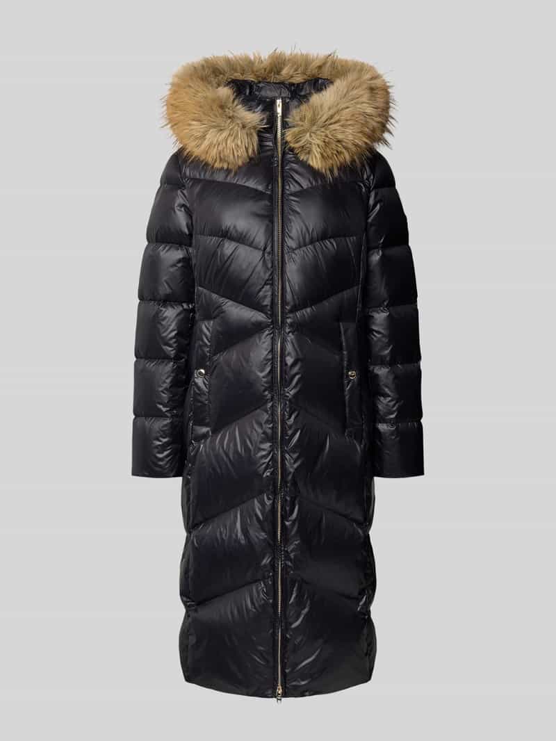 Płaszcz pikowany z obszyciem ze sztucznego futra model ‘Adele’