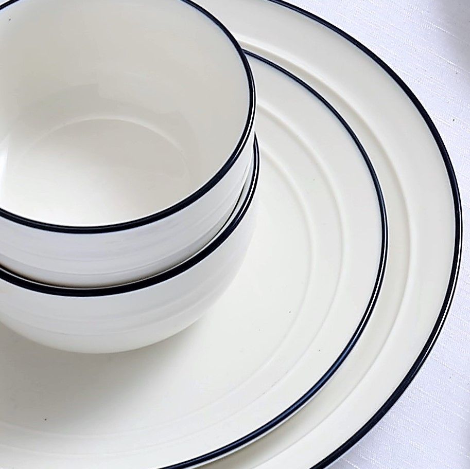 Serwis obiadowy porcelanowy na 12 osób NOSTALGIA