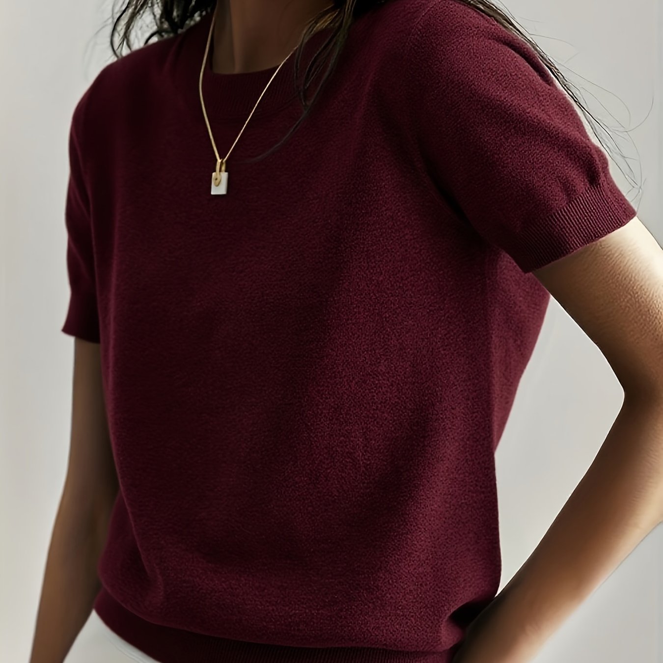 TEMU Damska koszulka z krótkim rękawem i okrągłym dekoltem - Miękki, elastyczny materiał, gładka koszulka na co dzień i na specjalne okazje -