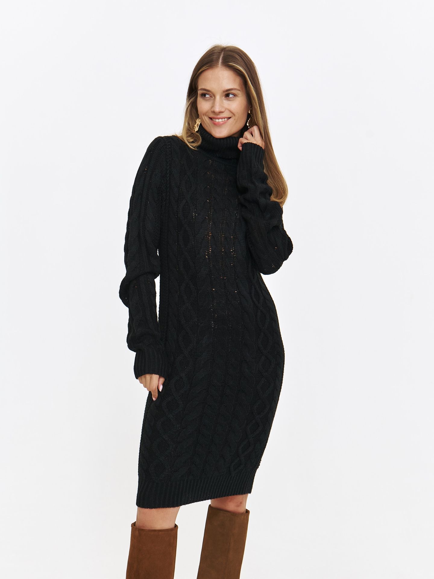 Swetrowa sukienka w kolorze czarnym