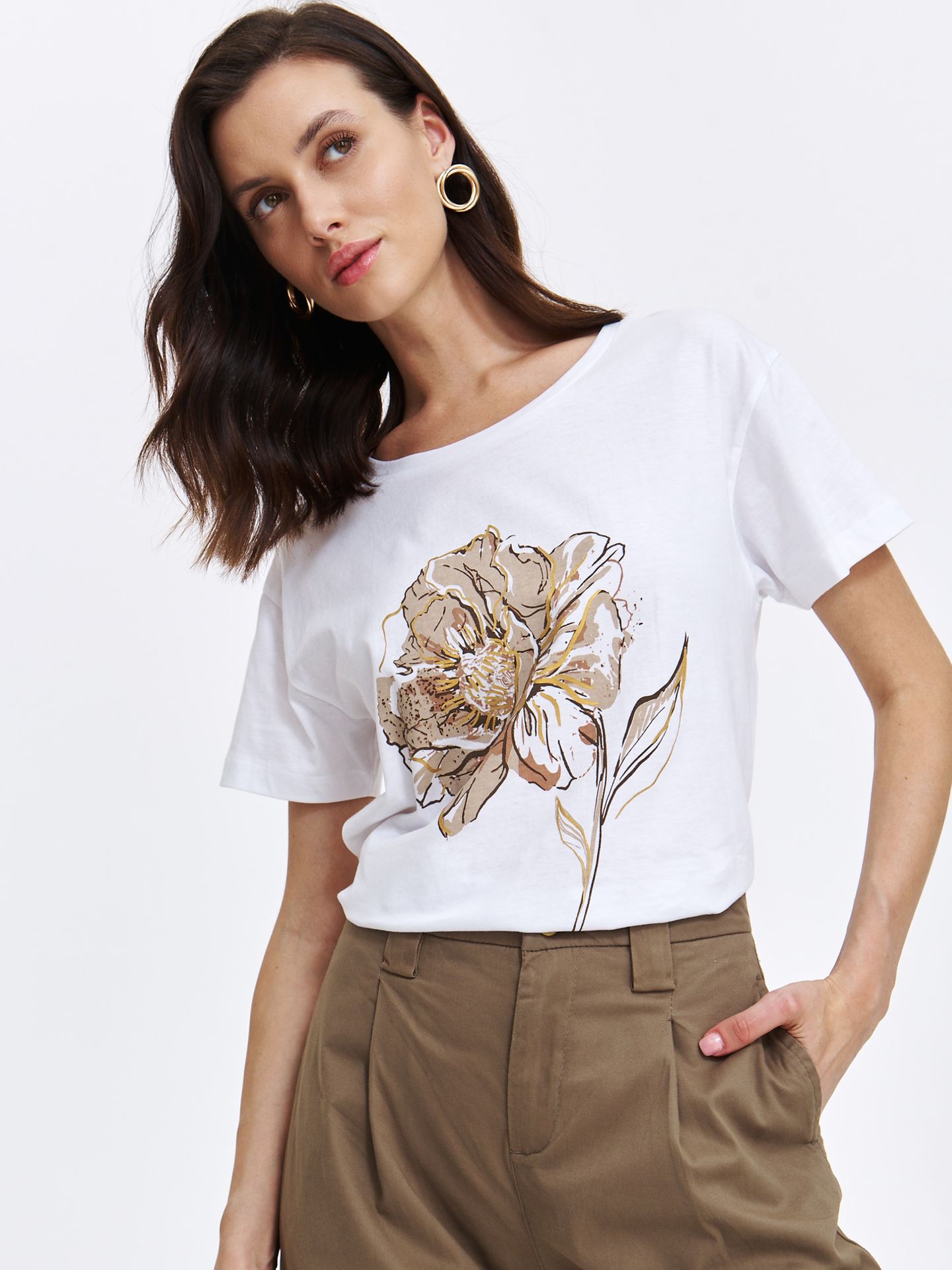 T-shirt damski biały - SPO6296BI t-shirt krótki rękaw - TOP SECRET - Odzieżowy sklep internetowy TOP SECRET