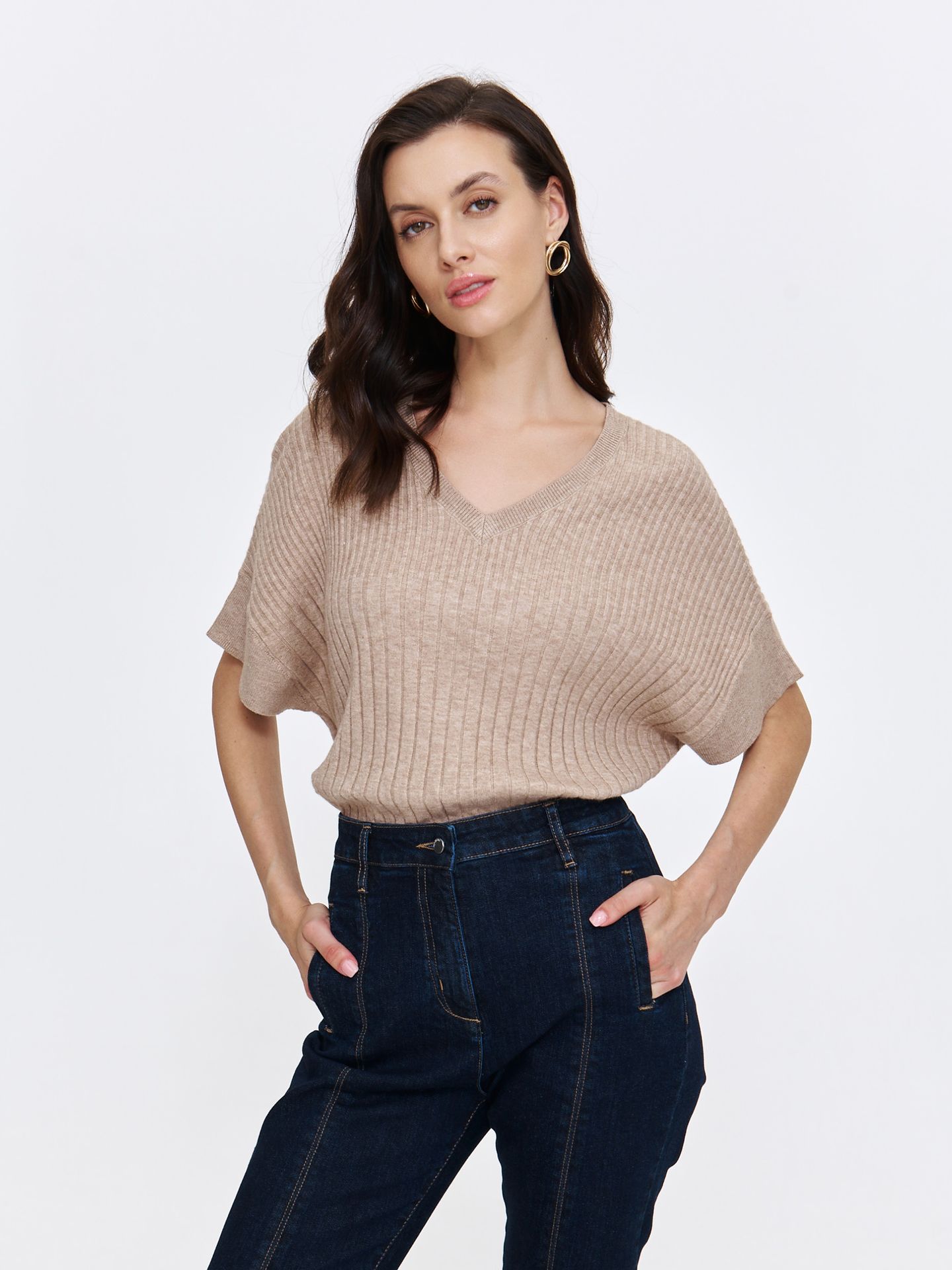 Kamizelka damska beżowa - SKA2810BE kamizelka swetrowa - TOP SECRET - Odzieżowy sklep internetowy TOP SECRET