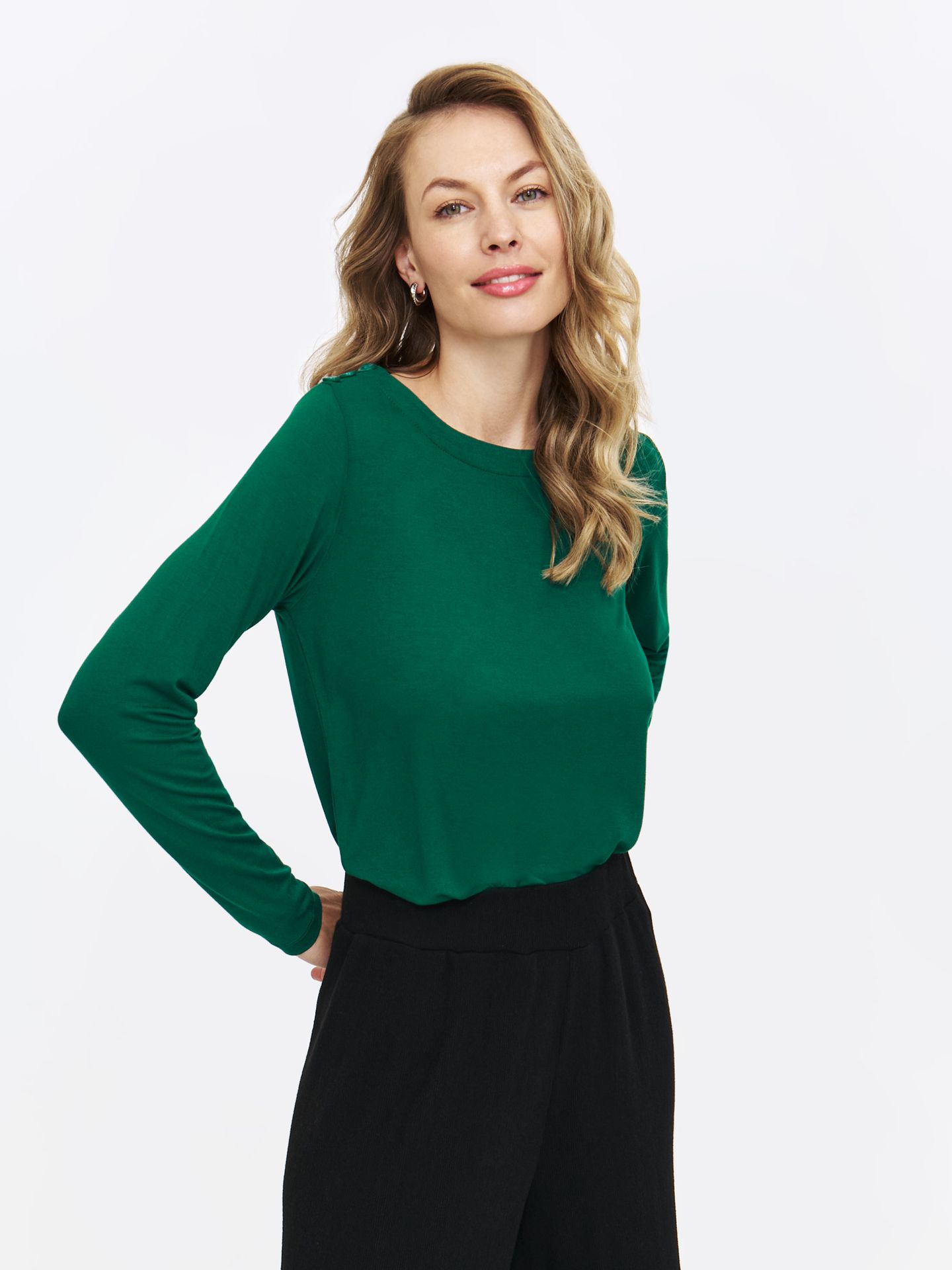 Zielona bluzka o luźnym fasonie