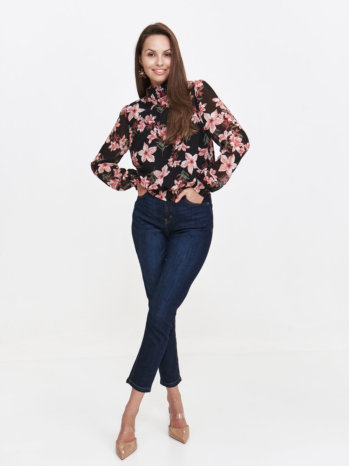 Koszulowa bluzka w kwiaty