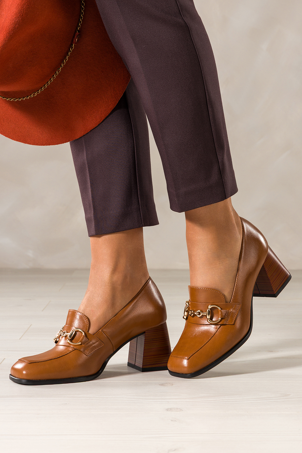 Camelowe mokasyny skórzane damskie na ozdobnym klocku złota sprzączka PRODUKT POLSKI Casu 7317-819